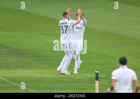 Londra, Regno Unito. 10 luglio 2024. Gus Atkinson d'Inghilterra celebra il wicket di Jason Holder delle Indie occidentali durante il 1° Rothesay test match giorno 1 Inghilterra contro Indie occidentali a Lords, Londra, Regno Unito, 10 luglio 2024 (foto di Mark Cosgrove/News Images) a Londra, Regno Unito il 7/10/2024. (Foto di Mark Cosgrove/News Images/Sipa USA) credito: SIPA USA/Alamy Live News Foto Stock