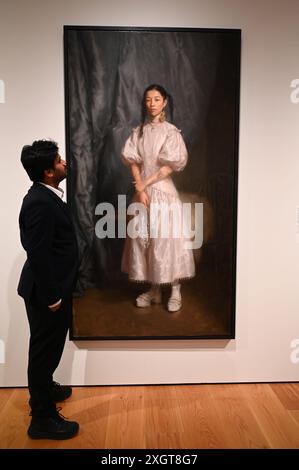 Antony Williams ha annunciato come vincitore del Herbert Smith Freehills Portrait Award 2024 il celebre concorso di pittura della National Portrait Gallery torna per il suo quarantaduesimo anno grazie al sostegno del nuovo sponsor principale, Herbert Smith Freehills. Rebecca Orcutt vince il Young Artist Award per il suo autoritratto prima che sia rovinato (o un lato medio non realizzato). La mostra è visitabile gratuitamente dall'11 luglio al 27 ottobre 2024. Foto Stock