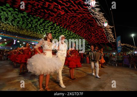 Rodelas, bahia, brasile - 15 giugno 2024: Gruppo esegue la danza di piazza Sao Joao nella città di Rodelas. Foto Stock