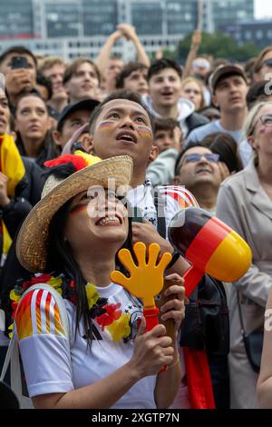 Amburgo, osservazione pubblica di Fussball EM-2024. 05.07.2024, EU, DEU, Deutschland, Amburgo: Fussball EM-2024. Vista pubblica beim Spiel Deutschland - Spanien auf dem Heiligengeistfeld a St. Pauli. UE, DEU, Germania, Amburgo, Amburgo: Campionato europeo di calcio 2024 visione pubblica della partita Germania-Spagna sull'Heiligengeistfeld di St Pauli. Foto Stock