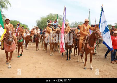 Messa in onore dei cowboy curaca, bahia, brasile - 7 luglio 2024: Il cowboy nordorientale prende parte alla messa in onore della sua professione nella città di Curaca. CURACA BAHIA BRASILE Copyright: XJoaxSouzax 07070724JOA056 Foto Stock