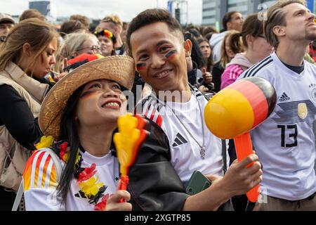 Amburgo, osservazione pubblica di Fussball EM-2024. 05.07.2024, EU, DEU, Deutschland, Amburgo: Fussball EM-2024. Vista pubblica beim Spiel Deutschland - Spanien auf dem Heiligengeistfeld a St. Pauli. UE, DEU, Germania, Amburgo, Amburgo: Campionato europeo di calcio 2024 visione pubblica della partita Germania-Spagna sull'Heiligengeistfeld di St Pauli. Foto Stock