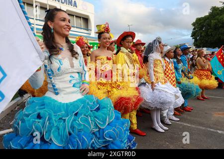 Sao Joao Square dance Group olindina, bahia, brasile - 22 giugno 2024: Ballo di gruppo Square dance alle feste di Sao Joao nella città di Olindina. OLINDINA BAHIA BRASILE Copyright: XJoaxSouzax 220624JOA354 Foto Stock