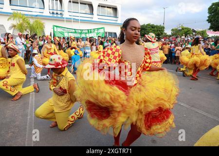 Sao Joao Square dance Group olindina, bahia, brasile - 22 giugno 2024: Ballo di gruppo Square dance alle feste di Sao Joao nella città di Olindina. OLINDINA BAHIA BRASILE Copyright: XJoaxSouzax 220624JOA399 Foto Stock