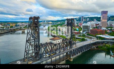 Veduta aerea del Portland Steel Bridge al tramonto Foto Stock