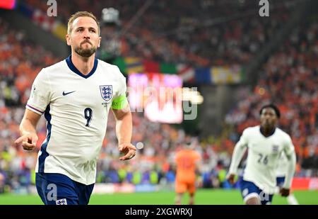 Fussball, UEFA EURO 2024 in Germania, Halbfinale, Niederlande, Regno Unito. , . (Foto di Witters/PRESSINPHOTO) credito: PRESSINPHOTO SPORTS AGENCY/Alamy Live News Foto Stock