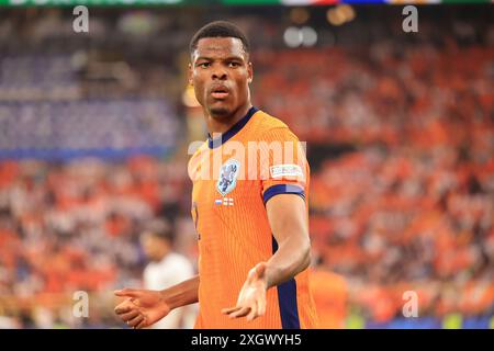 Denzel Dumfries (Paesi Bassi) durante la semifinale del Campionato europeo UEFA tra Inghilterra e Paesi Bassi al BVB Stadion di Dortmund mercoledì 10 luglio 2024. (Foto: Pat Scaasi | mi News) crediti: MI News & Sport /Alamy Live News Foto Stock