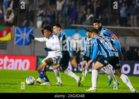 Caxias do sul, Brasile. 10 luglio 2024. RS - CAXIAS DO SUL - 07/10/2024 - BRASILIANO A 2024, GREMIO x CRUZEIRO - Matheus Pereira, giocatore del Cruzeiro durante una partita contro il Gremio allo stadio Francisco Stedile per il campionato brasiliano A 2024. Foto: Luiz Erbes/AGIF credito: AGIF/Alamy Live News Foto Stock