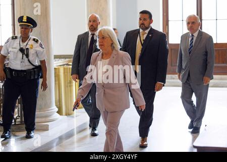 Washington, Stati Uniti. 10 luglio 2024. Il senatore degli Stati Uniti Patty Murray (Democratico di Washington) viene visto prima di un incontro con il presidente dell'Ucraina Zelenskyy a Washington DC, USA. Zelenskyy è negli Stati Uniti per il vertice NATO, mercoledì 10 luglio 2024. Foto di Aaron Schwartz/CNP/ABACAPRESS. COM credito: Abaca Press/Alamy Live News Foto Stock