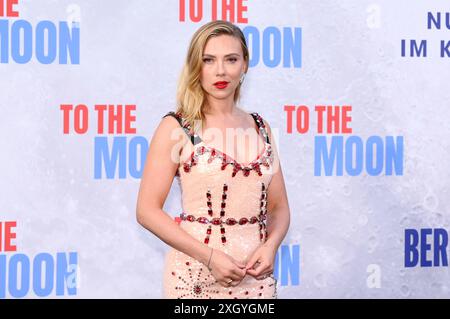 Scarlett Johansson bei der Premiere des Kinofilms to the Moon im Zoo Palast. Berlino, 10.07.2024 *** Scarlett Johansson alla prima del film To the Moon allo Zoo Palast Berlin, 10 07 2024 foto:XF.xKernx/xFuturexImagex Moon 4807 Foto Stock