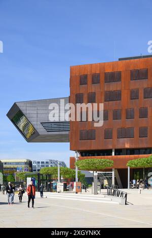 Vienna, Austria - Biblioteca, Campus WU / Vienna University of Economics and Business Campus di Zaha Hadid Architects Foto Stock