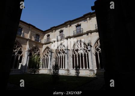 Cattedrale metropolitana Basilica del Santo Salvatore o Cattedrale di San Salvador. Mostra una serie di stili architettonici, dal pre-romanico al Ba Foto Stock