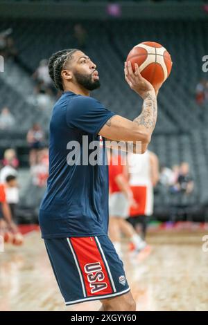 L'attaccante dei Los Angeles Laker Power Anthony Davis si scalda prima della partita di basket USA vs Canada alla T-Mobile Arena Foto Stock