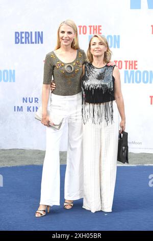 Tanja Buelter und Tina Ruland bei der Deutschlandpremiere von TO THE MOON im ZOO Palast di Berlino 10.07.2024 *** Tanja Buelter e Tina Ruland alla prima tedesca di TO THE MOON allo ZOO Palast di Berlino 10 07 2024 Foto Stock
