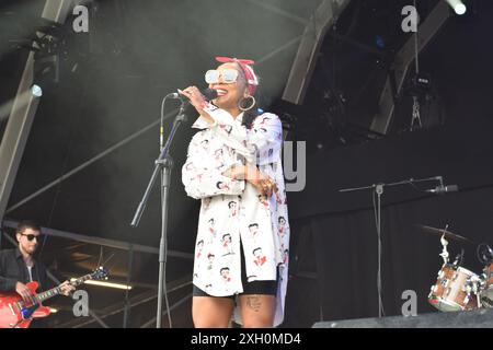 La cantante e cantautrice Hollie Cook al Bristol Sounds Music Festival, Bristol, Regno Unito. 23 giugno 2024. Foto Stock