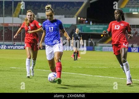 Mia Pante e Simi Awujo del Canada contro Oceane Hurtre della Francia durante la partita di Coppa del mondo femminile FIFA U-20 Costa Rica Francia contro Canada il 1° agosto Foto Stock