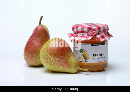 Gelatina di pere in vasetti e pere Foto Stock