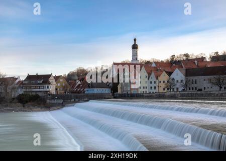 Alba al Lech weir di Landsberg am Lech, Baviera Foto Stock