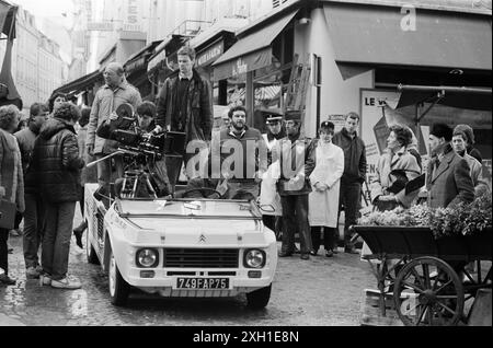 Girare un film, rue Mouffetard, Parigi, 1985 Foto Stock