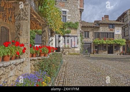 Francia, dipartimento di Ain, Pérouges, villaggio medievale, villaggio certificato Foto Stock