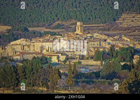 Francia, dipartimento di Vaucluse, Sablet, villaggio nel vigneto di Côtes-du-Rhône-Villages Foto Stock