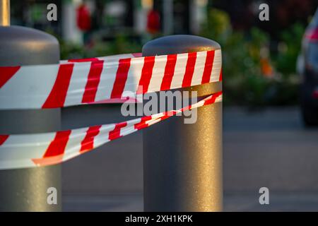 La scena del crimine dell'incidente è recintata con nastro, senza accesso alla zona Foto Stock