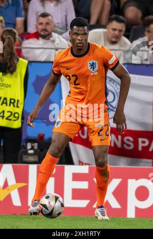 Denzel Dumfries (Paesi Bassi) durante la partita UEFA Euro Germania 2024 tra Olanda 1-2 Inghilterra al BVB Stadion Dortmund il 10 luglio 2024 a Dortmund, Germania. (Foto di Maurizio Borsari/AFLO) Foto Stock