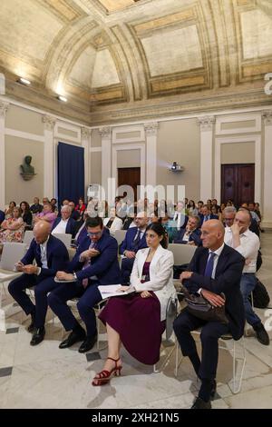 11 luglio 2024, Napoli, Napoli, italia: 11/07/2024, durante il convegno sulla cura responsabile per la tutela dei cittadini per la legge 2472017 e i relativi decreti attuativi, organizzato dalla Fondazione Italia in salute. (Credit Image: © Fabio Sasso/ZUMA Press Wire) SOLO PER USO EDITORIALE! Non per USO commerciale! Foto Stock