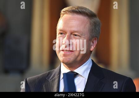 Oliver ZIPSE Vorstandsvorsitzender BMW AG, Einzelbild,angeschnittenes Einzelmotiv,Ritratto,Porträt. Verleihung Bayerischer Verdienstorden im Antiquariat der Residenz a Muenchen am 10.07.2024 *** Oliver ZIPSE Presidente del Consiglio di amministrazione BMW AG, foto singola, motivo singolo ritagliato, ritratto, ritratto, cerimonia di premiazione dell'ordine al merito bavarese nell'Antiquariato della residenza di Monaco il 10 07 2024 Foto Stock