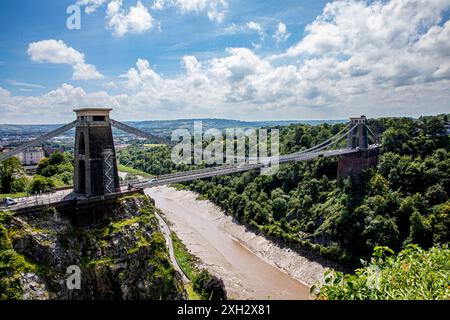 PONTE SOSPESO DI CLIFTON, CLIFTON, BRISTOL, REGNO UNITO, 11 LUGLIO 2024. Clifton Suspension Bridge, Clifton, Bristol, dove (il 10 luglio 2024) sono stati trovati resti umani gettati in 2 valigie. (Immagine acquisita il 21 giugno 2024) Credit John Rose/Alamy Live News Foto Stock