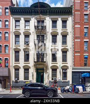 NYC Chinatown: La più antica casa del distretto di New York, il 5th Precinct, costruita nel 1881, sopravvisse a due tentativi di demolire l'edificio. Foto Stock