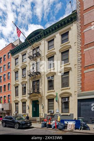 NYC Chinatown: La più antica casa del distretto di New York, il 5th Precinct, costruita nel 1881, sopravvisse a due tentativi di demolire l'edificio. Foto Stock