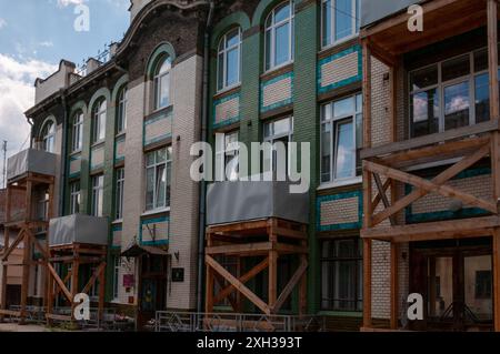 Alloggi fatiscenti a Samara un vecchio edificio fatiscente a Samara regione di Samara Samara Russia Copyright: XSvetlanaxVozmilovax Vozmilova5457 Foto Stock