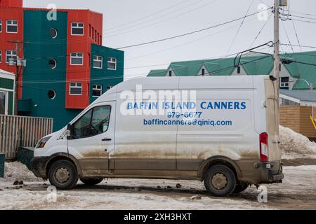 Furgone Baffin Island Canners parcheggiato a Iqaluit, Nunavut, Canada Foto Stock