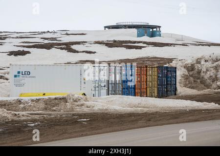 Spedizione di container su Niaqunngusiariaq a Iqaluit, Nunavut, Canada Foto Stock