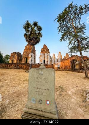 Tempio Pre Rup, un tempio indù ad Angkor costruito nel 961 per il re Khmer Rajendravarman di laterite e arenaria, Cambogia. Foto Stock