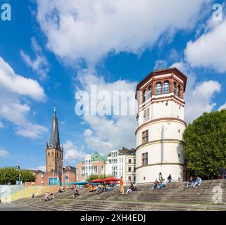 Düsseldorf: Schifffahrtsmuseum di Schlossturm (Museo marittimo nella torre del castello), chiesa di San Lamberto a Düsseldorf und Neanderland, Nordrhein-Westfale Foto Stock