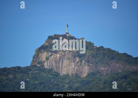 Cristo Redentore, cartolina della città di Rio de Janeiro. Statua del Cristo Redentore, simbolo di Rio de Janeiro - Brasile Foto Stock