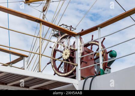 Finlandia, Helsinki - 5 luglio 2024: Le Tall Ships Races 2024 in Finlandia, vista del volante della nave Gdynia Foto Stock