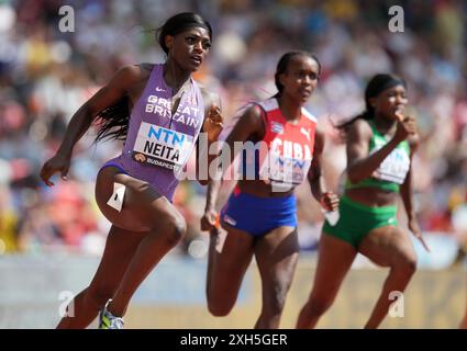 Foto del file datata 23-08-2023 di Daryll Neita, che sta adottando il suo nuovo soprannome di "Miss Momentum" mentre prende di mira una prima medaglia olimpica individuale nel mezzo di un'epoca d'oro per gli sprint femminili. Data di pubblicazione: Venerdì 12 luglio 2024. Foto Stock