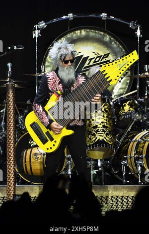 REGNO UNITO. 11 luglio 2024. LONDRA, INGHILTERRA - 11 LUGLIO: Elwood Francis di "ZZ Top" si esibisce all'OVO Arena di Wembley l'11 luglio 2024 a Londra, Inghilterra. CAP/Mar © Mar/Capital Pictures credito: Capital Pictures/Alamy Live News Foto Stock