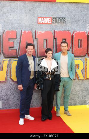 Hugh Jackman, Emma Corrin e Ryan Reynolds, Deadpool & Wolverine - UK sneak Peek Event, Hammersmith Eventim Apollo, Londra, Regno Unito, 11 luglio 2024, foto Foto Stock