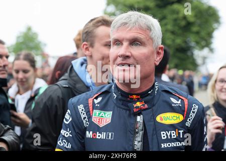 Goodwood, West Sussex, Regno Unito 12 luglio 2024. David Coulthard commentatore di F1 ed ex pilota al Goodwood Festival of Speed – «Horseless to Hybrid – Revolutions in Power», a Goodwood, West Sussex, Regno Unito. © Malcolm Greig/Alamy Live News Foto Stock