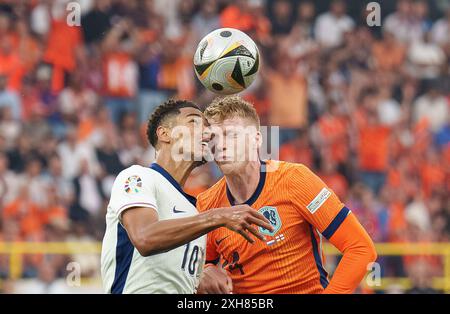 Dortmund, Germania. 10 luglio 2024. Jude Bellingham, ENG 10 gareggiano per il pallone, tackle, duello, colpo di testa, zweikampf, azione, lotta contro Jerdy Schouten, NL 24 nella semifinale OLANDA - INGHILTERRA 1-2 dei Campionati europei UEFA 2024 il 10 luglio 2024 a Dortmund, Germania. Fotografo: ddp Images/STAR-Images credito: ddp media GmbH/Alamy Live News Foto Stock