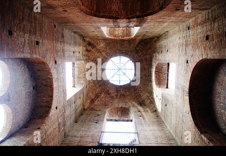 Vista dall'interno della Cattedrale dell'Immacolata Concezione, Cuenca, Ecuador, Sud America Foto Stock