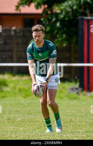 Port Talbot, Galles. 6 luglio 2024. Ryan Pugh di Aberavon combatte contro gli irlandesi in azione durante la partita della JES Group Rugby League Conference tra Aberavon Fighting Irish e Torfaen Tigers all'Aberavon Harlequins RFC a Port Talbot, Galles, Regno Unito, il 6 luglio 2024. Crediti: Duncan Thomas/Majestic Media. Foto Stock