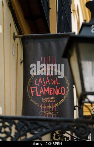 Siviglia, Spagna. 7 febbraio 2024 - insegna del teatro la Casa del Flamenco Foto Stock