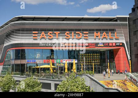 East Side Mall, Tamara-Danz-Straße, Friedrichshain, Berlino, Deutschland *** East Side Mall, Tamara Danz Straße, Friedrichshain, Berlino, Germania Foto Stock