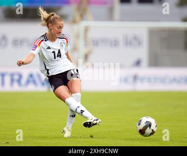 Reykjavik, Islanda. 12 luglio 2024. Calcio, donne, qualificazioni al Campionato europeo, Islanda - Germania, Lega A, gruppo 4, Matchday 5, Janina Minge dalla Germania in azione. Crediti: Brynjar Gunnarsson/dpa/Alamy Live News Foto Stock