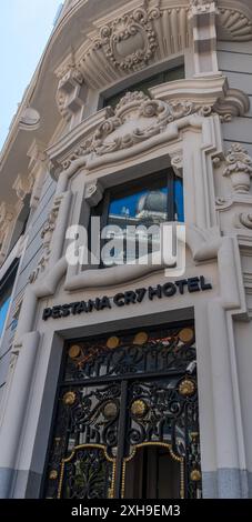 Madrid, Spagna - 07 06 2024 : l'hotel Pestana CR7 sulla Gran via Foto Stock